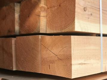 Dikke Douglas Lariks hout balken 15x15 cm en 20x20 cm.