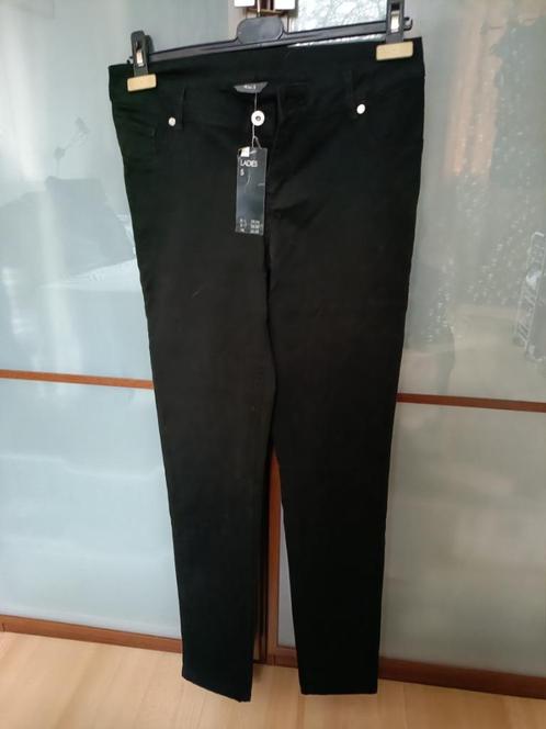 Nieuw: HEMA zwarte skinny jeans, Kleding | Dames, Spijkerbroeken en Jeans, Nieuw, W28 - W29 (confectie 36), Zwart, Ophalen of Verzenden