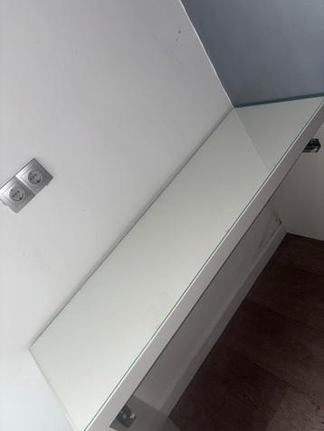 IKEA Malm Make-up Tafel / Bureau - afbeelding 3 IKEA Malm Make-up Tafel / Bureau - afbeelding 3