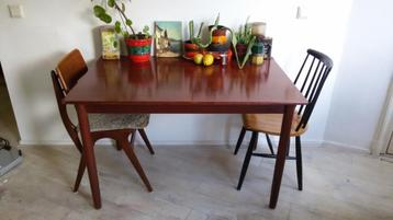 Leuke vintage eettafel retro jaren 60 / 70