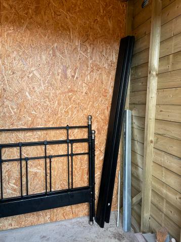 Bed spijlen IKEA SVELVIK - afbeelding 2 Bed spijlen IKEA SVELVIK - afbeelding 2