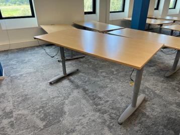 Elektrisch Kinnarps Bureau160x80xH62-85cm met kabelgoot,24st - afbeelding 2 Elektrisch Kinnarps Bureau160x80xH62-85cm met kabelgoot,24st - afbeelding 2