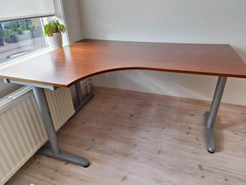 Bureau / hoekbureau van Ikea Galant - afbeelding 9 Bureau / hoekbureau van Ikea Galant - afbeelding 9