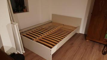 Ikea bedframe met matras (Vihals) - afbeelding 2 Ikea bedframe met matras (Vihals) - afbeelding 2