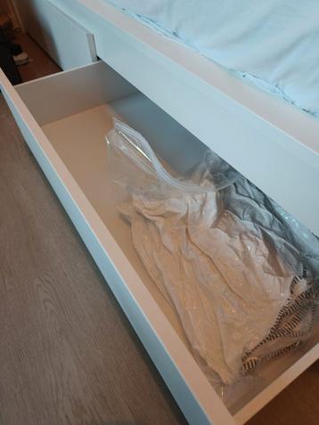 Wit IKEA bed (140cm) inclusief opberglades en matras - afbeelding 3 Wit IKEA bed (140cm) inclusief opberglades en matras - afbeelding 3