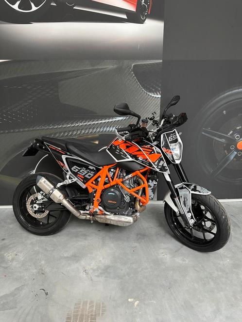 KTM 690 DUKE R ABS 14xxx KM. 2015 “veel extra onderdelen” A2, Motoren, Motoren | KTM, Particulier, Naked bike, 12 t/m 35 kW, 1 cilinder