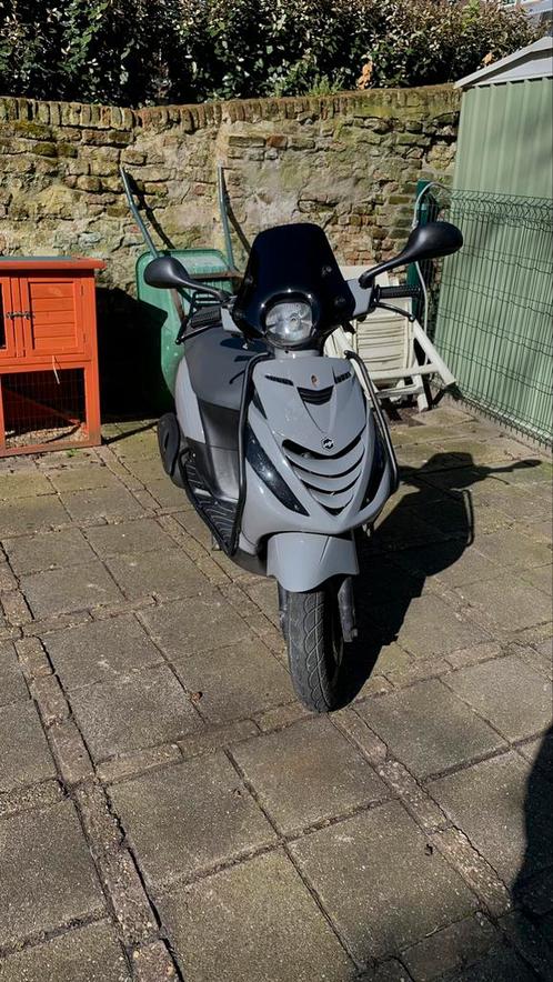 Zip sp 2000, Fietsen en Brommers, Scooters | Piaggio, Zo goed als nieuw, Zip, Maximaal 45 km/u, Benzine, Ophalen of Verzenden