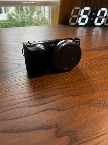 Sony Nex-5 - 14.2 Megapixels 