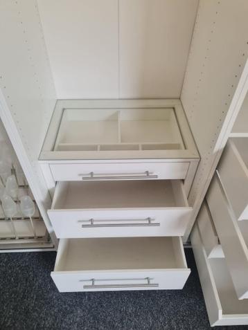 Kledingkast ikea pax 3.00m (4x75cm). Leveren en monteren mgl - afbeelding 14 Kledingkast ikea pax 3.00m (4x75cm). Leveren en monteren mgl - afbeelding 14