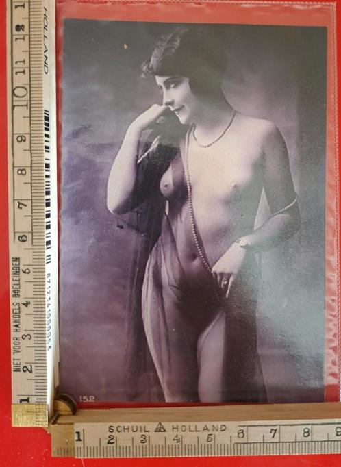 Vintage erotische kaart foto staande naakte dame erotiek, Verzamelen, Ansichtkaarten | Themakaarten, Ongelopen, 1960 tot 1980