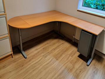 *bijna gratis* IKEA Effektiv hoekbureau - afbeelding 1 *bijna gratis* IKEA Effektiv hoekbureau - afbeelding 1