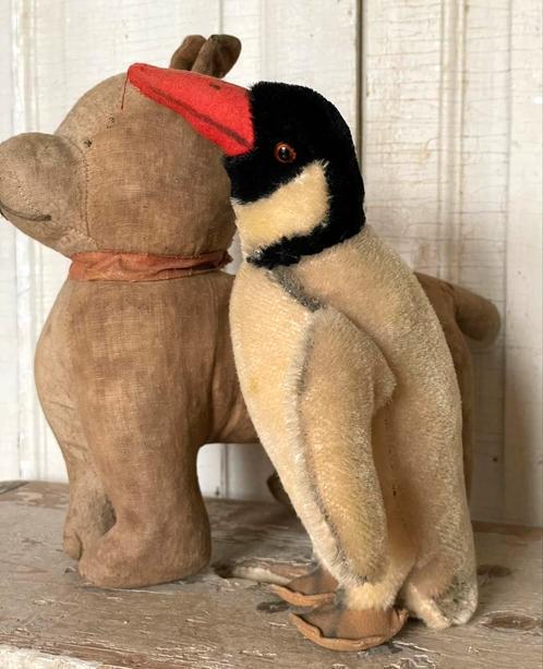 Brocante oude pinguïn stro gevuld speelgoed, Antiek en Kunst, Curiosa en Brocante, Ophalen of Verzenden