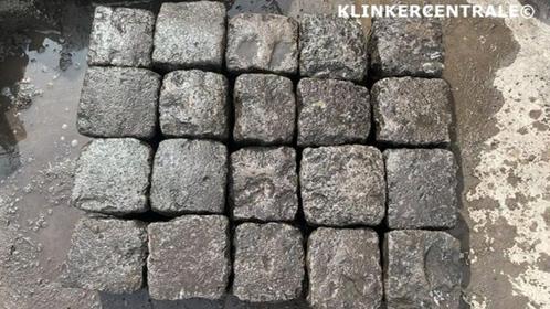 240m2 grijs antraciet natuursteen klinkers ca. 19x19cm basal, Tuin en Terras, Tegels en Klinkers, Gebruikt, Klinkers, Natuursteen