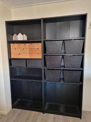 Zwarte kasten 2x ikea Billy - boekenkast kleding opbergen - afbeelding 1 Zwarte kasten 2x ikea Billy - boekenkast kleding opbergen - afbeelding 1