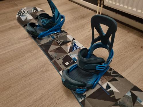 BURTON CLASH 155 SNOWBOARD + BURTON CUSTOM BINDINGEN MAAT M, Sport en Fitness, Snowboarden, Gebruikt, Board, Ophalen of Verzenden