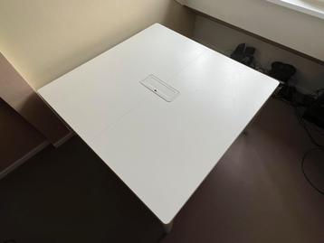 Ikea Bekant bureau 140 x 140 cm - afbeelding 3 Ikea Bekant bureau 140 x 140 cm - afbeelding 3