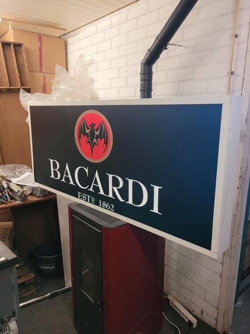 Bacardi lichtreclame met led 156x65 cm voor bar of mancave, Verzamelen, Merken en Reclamevoorwerpen, Zo goed als nieuw, Reclamebord