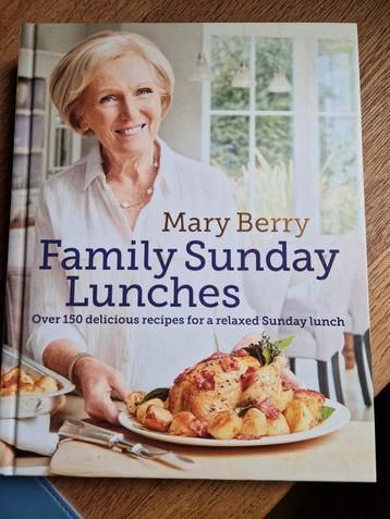 Mary Berry Family Sunday Lunches. Engelstalig nieuw