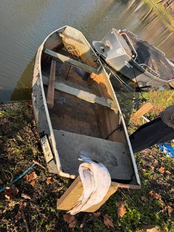 Stalen roeiboot gratis af te halen