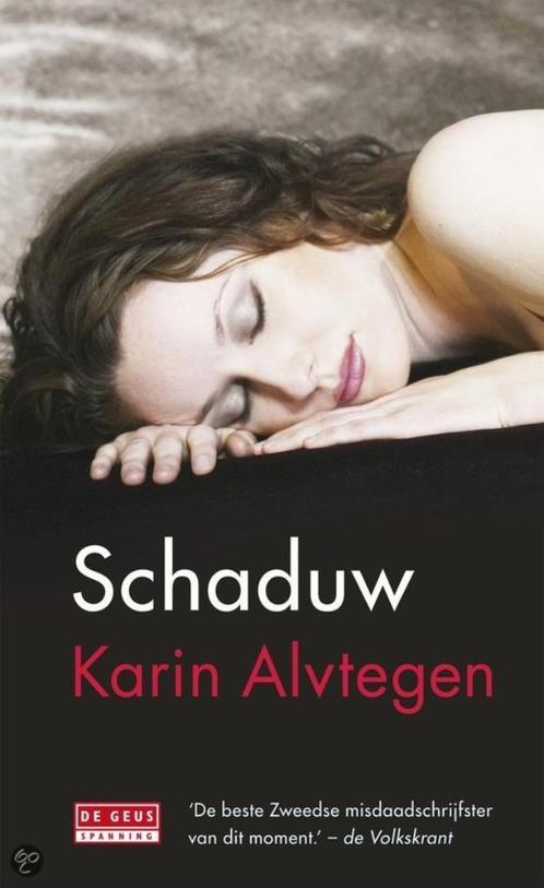 Karin Alvtegen- Schaduw- HC, Boeken, Thrillers, Zo goed als nieuw, Verzenden