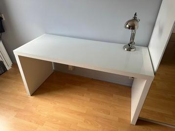 Buro ikea malm 151 x60 zonder zij stuk - afbeelding 1 Buro ikea malm 151 x60 zonder zij stuk - afbeelding 1