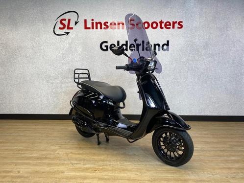 Vespa Sprint 4T E4 25 km/h Zwart FULL OPTION 2020, Fietsen en Brommers, Snorfietsen en Snorscooters, Zo goed als nieuw, Vespa