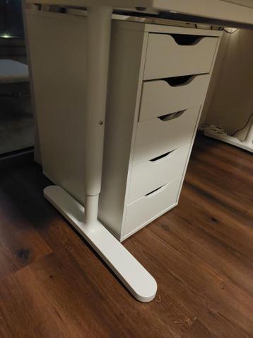 Te koop: wit Melamine Bureau BEKANT (Ikea) - afbeelding 3 Te koop: wit Melamine Bureau BEKANT (Ikea) - afbeelding 3