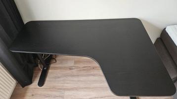 Hoekbureau Ikea bekant 160x110, zwart, in hoogte verstelbaar - afbeelding 2 Hoekbureau Ikea bekant 160x110, zwart, in hoogte verstelbaar - afbeelding 2