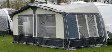 Ventura 250 voortent met fiberglass frame