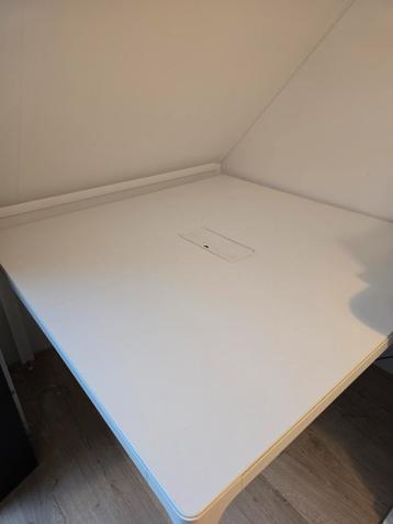 Ikea Bekant (vergader)tafel / bureau - afbeelding 2 Ikea Bekant (vergader)tafel / bureau - afbeelding 2