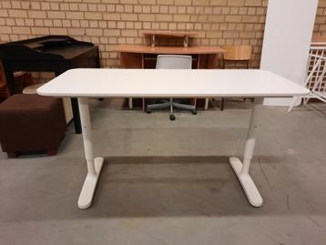Ikea Bekant tafel/bureau 60x140 cm - afbeelding 6 Ikea Bekant tafel/bureau 60x140 cm - afbeelding 6