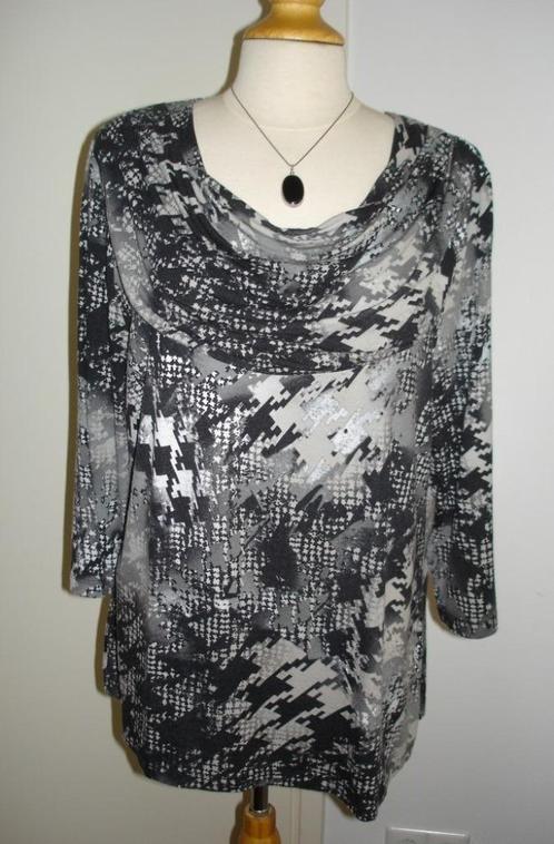 * Leuk printshirt met watervalhals, mt 42/44 *, Kleding | Dames, T-shirts, Gedragen, Maat 42/44 (L), Zwart, Lange mouw, Verzenden