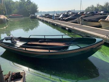 Tukkervlet motorboot roeiboot vlet stalenvlet sloep 