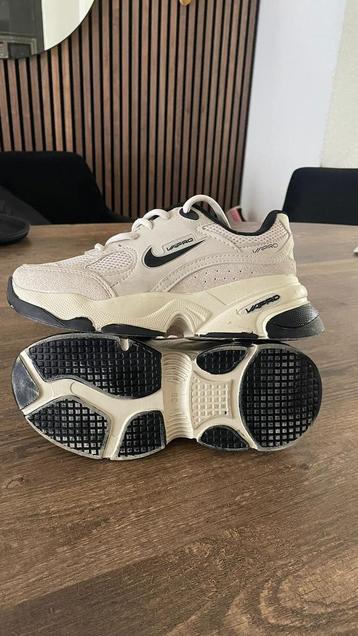 Nike sneakers 39