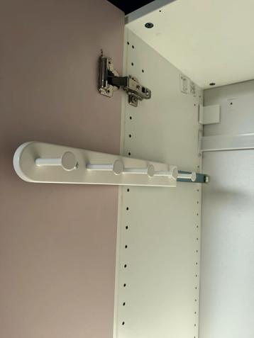 IKEA PAX kledingkast met spiegel - afbeelding 3 IKEA PAX kledingkast met spiegel - afbeelding 3