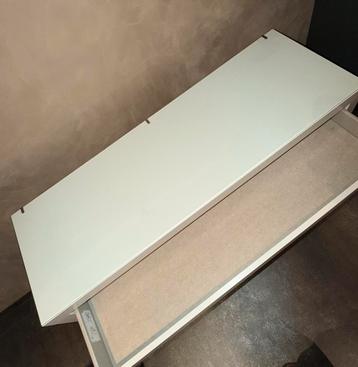 Toilet tafel malm van ikea met glasplaat - afbeelding 2 Toilet tafel malm van ikea met glasplaat - afbeelding 2
