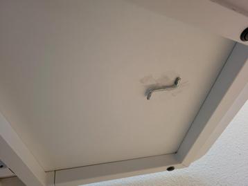 Ikea Bekant hoekbureau wit met zwart inzetstuk - verstelbaar - afbeelding 6 Ikea Bekant hoekbureau wit met zwart inzetstuk - verstelbaar - afbeelding 6
