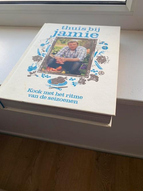 Jamie Oliver kookboeken. 2 stuks. Gesigneerd, Boeken, Kookboeken, Nieuw, Ophalen