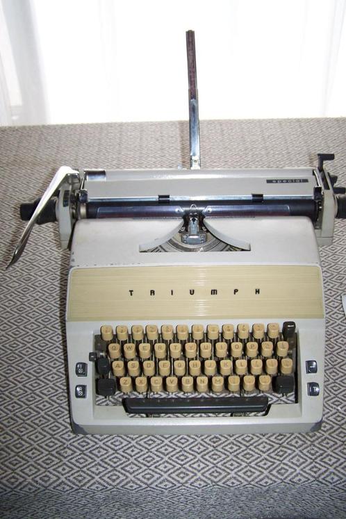 Triumph Special semi standaard schrijfmachine., Diversen, Typemachines, Zo goed als nieuw, Ophalen of Verzenden