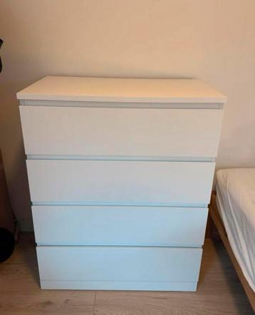 Witte IKEA Malm ladekast met 4 lades - afbeelding 3 Witte IKEA Malm ladekast met 4 lades - afbeelding 3