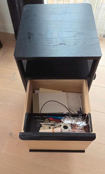 Ikea Bekant hoekbureau met ladekastje en opbergmeubel - afbeelding 4 Ikea Bekant hoekbureau met ladekastje en opbergmeubel - afbeelding 4