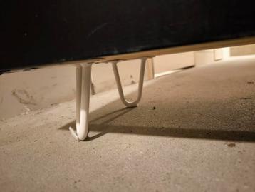 Zwart IKEA IVAR kastje met witte hairpin poten - afbeelding 4 Zwart IKEA IVAR kastje met witte hairpin poten - afbeelding 4