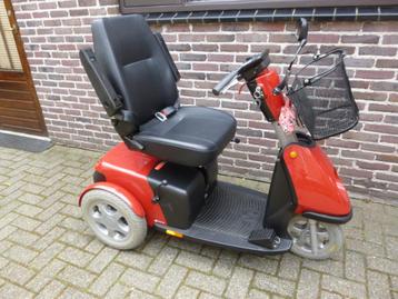 Scootmobiel Thropy Handicare en Sterling Elite netjes wegens