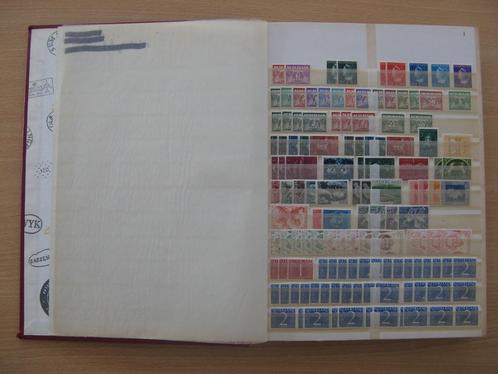 Nederland & O.G. Album (16 blz) met doubletten (**);(*);(o)., Postzegels en Munten, Postzegels | Nederland, Postfris, Ophalen of Verzenden