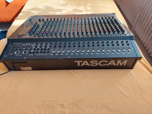 Tascam M-1024 Vintage Mengpaneel Mixer Mixing Desk, Muziek en Instrumenten, Mengpanelen, Gebruikt, 10 tot 20 kanalen, Microfooningang