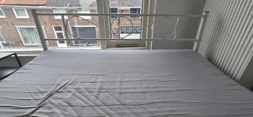 Wit metalen bed - afbeelding 3 Wit metalen bed - afbeelding 3