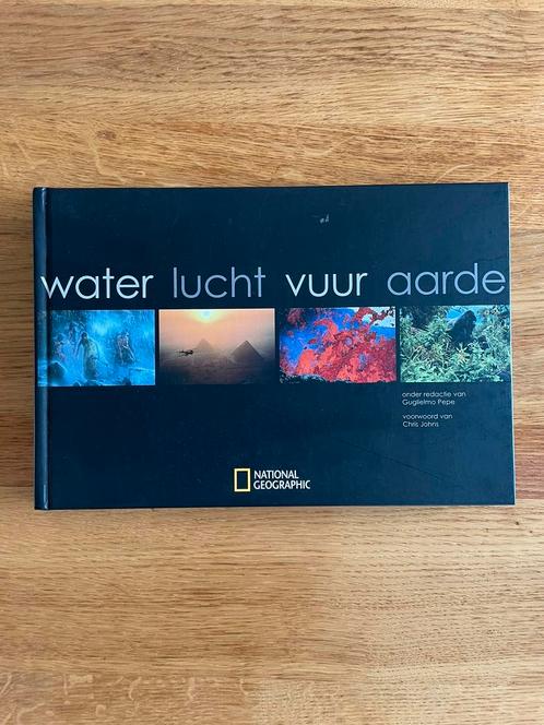 National Geographic - Water, lucht, vuur, aarde, Marco Pinna, Boeken, Kunst en Cultuur | Fotografie en Design, Zo goed als nieuw