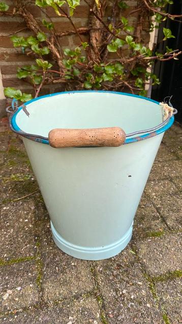 Leuke groene oude emmer / brocante plantenbak Brocanteweb