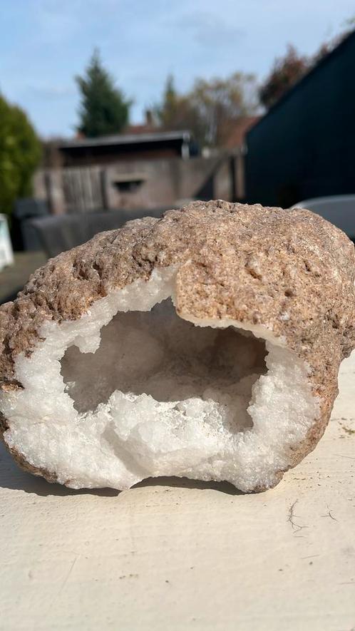 Geode bergkristal, Verzamelen, Mineralen en Fossielen, Ophalen of Verzenden