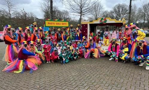 Loopgroep optocht Carnaval/Vastelaovend 49 personen, Kleding | Dames, Overige Dameskleding, Zo goed als nieuw, Ophalen